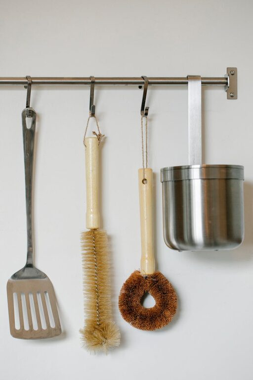 Essential Tools for a Small Kitchen: Maximize Space and Efficiency