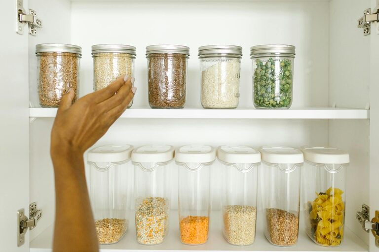 How to Keep a Tidy Fridge and Pantry: Easy Tips for Organization